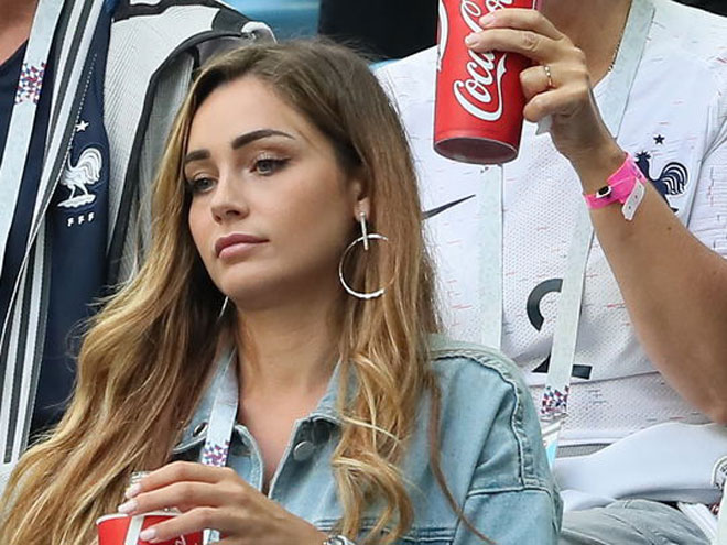 Siêu mỹ nhân World Cup: &#34;Nàng thơ&#34; nóng bỏng tiếp lửa &#34;Gà trống&#34; xưng vương - 10