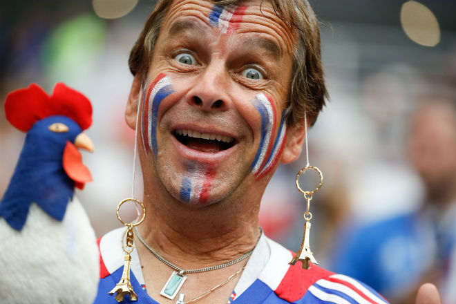 CĐV Pháp ăn mừng vô địch World Cup: Fan gây bạo loạn, có người tử vong - 4