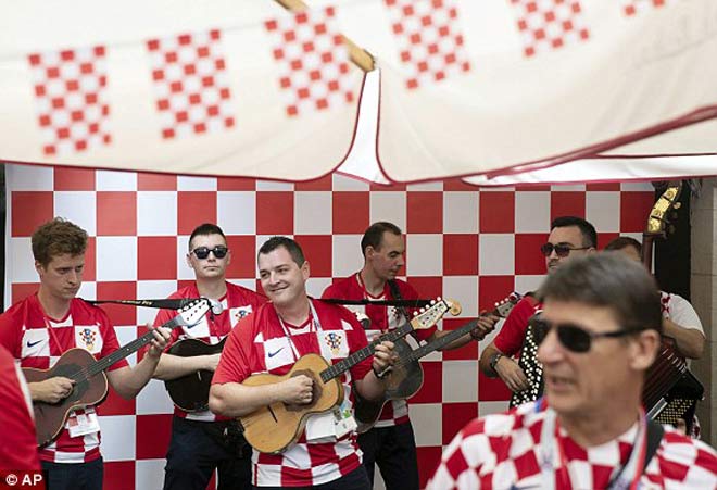 Không khí chung kết World Cup, Pháp - Croatia: Huyền thoại "kêu oan" cho Croatia - 11
