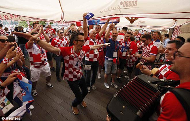 Không khí chung kết World Cup, Pháp - Croatia: Huyền thoại "kêu oan" cho Croatia - 10