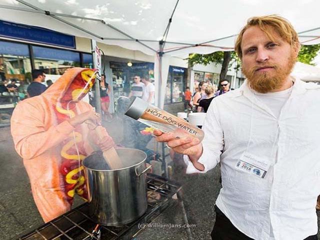 Ẩm thực - Nước khoáng hương hot dog, món ăn khiến ai cũng phải ngoái đầu lại nhìn