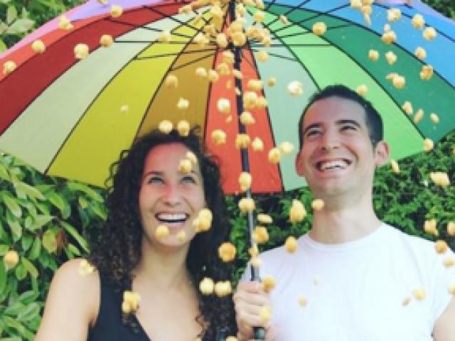 Kinh doanh - Bỏ việc lương cao, cặp đôi về bán thứ ở Việt Nam cũng có, "đút túi" hơn 4,6 tỷ/năm