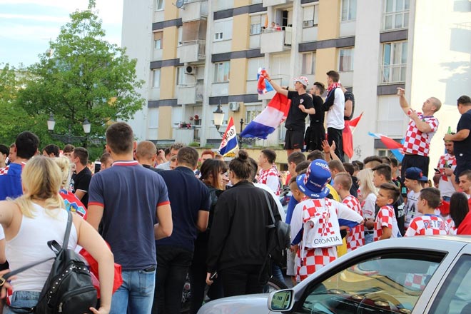 Croatia về nhì World Cup: &#34;Cuồng nhiệt&#34; như vô địch, cả nước mở hội ăn mừng - 9