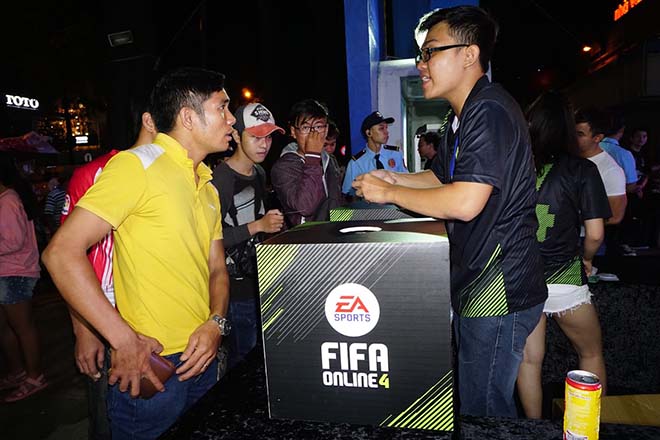 Fan Việt ngập tràn cảm xúc cùng siêu offline chung kết World Cup của FIFA Online 4 - 1