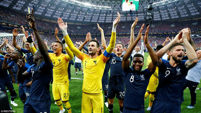 Pháp vô địch World Cup: Deschamps nghẹn lời, Vua Pele xếp Mbappe &#34;chung mâm&#34; - 1
