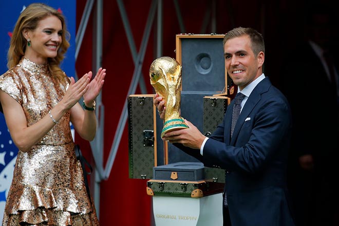 Ấn tượng World Cup 16/7: Fan cuồng cởi sạch, Pháp – Croatia hai nửa thế giới - 6