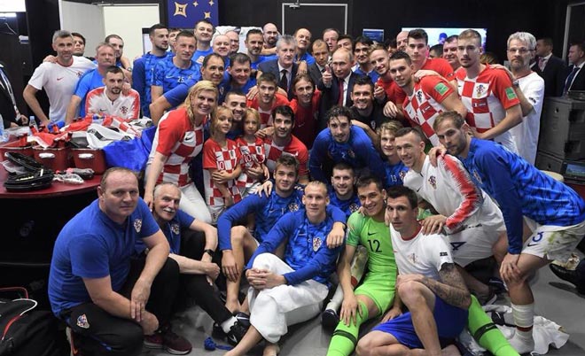 Croatia về nhì World Cup: &#34;Cuồng nhiệt&#34; như vô địch, cả nước mở hội ăn mừng - 1