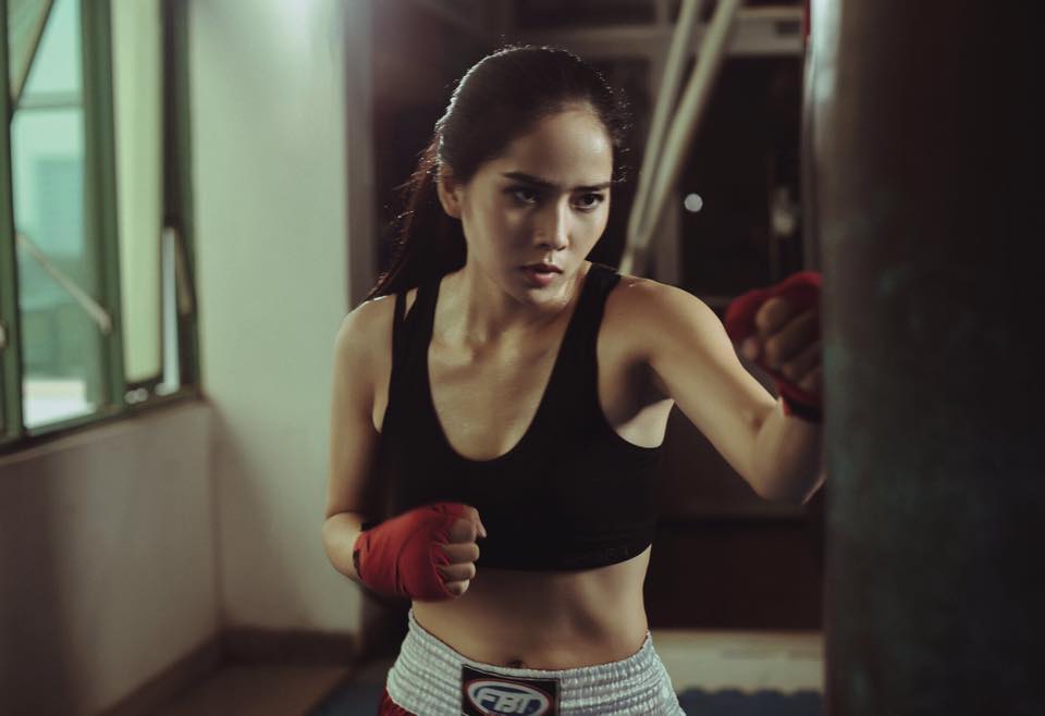 Đời thực nóng bỏng bất ngờ của "mỹ nhân tráo con" gây sốt VTV - 10