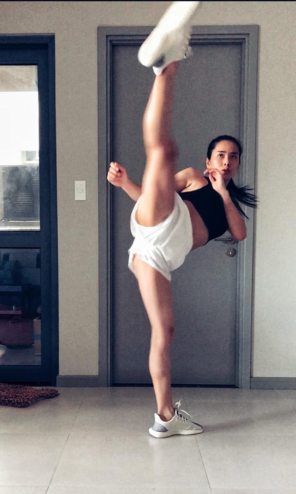 Đời thực nóng bỏng bất ngờ của "mỹ nhân tráo con" gây sốt VTV - 13