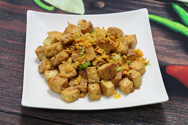Trời nổi gió làm ngay đậu chiên trứng muối mằn mặn, bùi bùi cực đưa cơm - 1