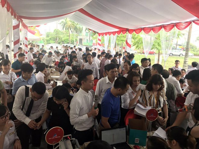 Chen nhau đặt mua dự án Tài Tâm Riverside ngày mở bán - 1