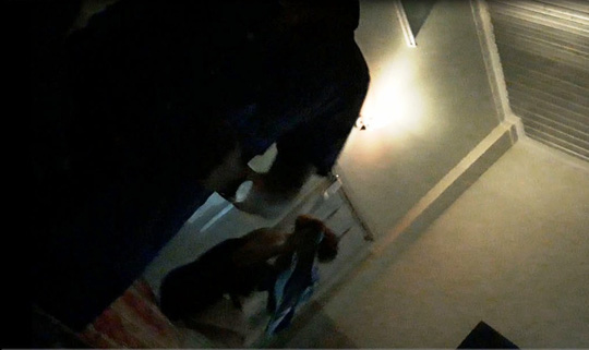 Clip: Các cô gái trẻ công khai rủ khách "mây mưa" - 2