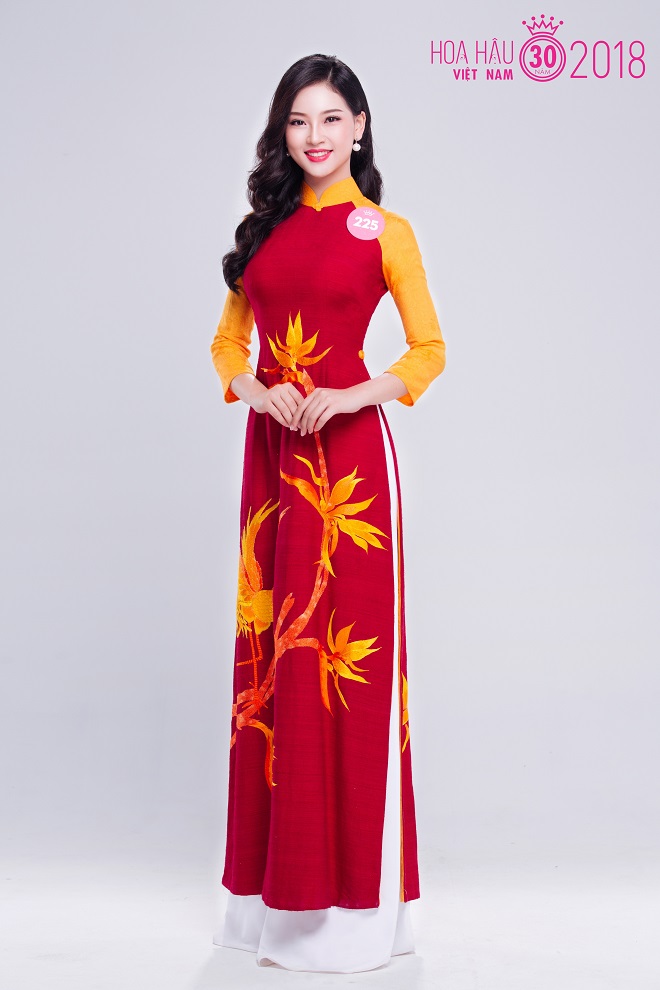 Thí sinh Hoa hậu Việt Nam (miền Bắc) mặc áo dài thanh lịch - 6