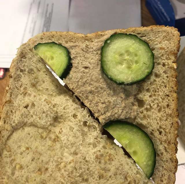 Hào hứng bóc ra mà thấy những chiếc bánh này thì đúng là chán chẳng buồn ăn - 3