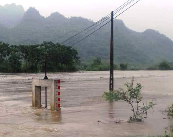 Nghệ An: Bão số 3 gây mưa không ngớt, quốc lộ đóng đường, cấm dân qua lại - 5