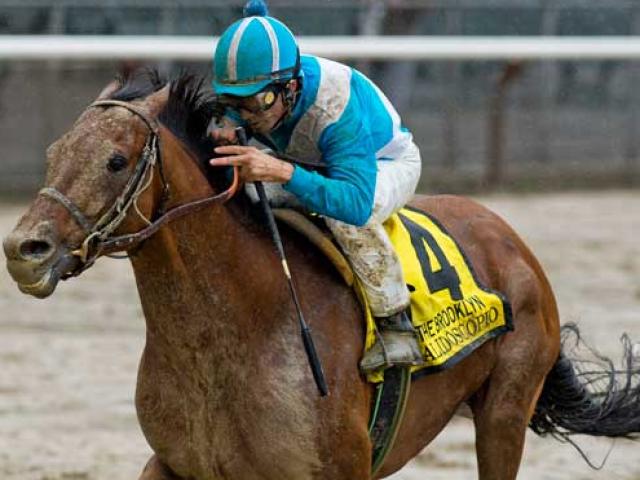 Thể thao - Trường đua ngỡ ngàng, đối thủ bàng hoàng: Xuất phát bét về đích nhất