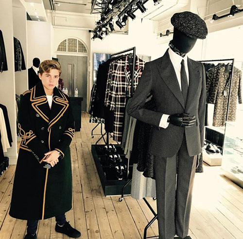 Cuộc đời vương giả, sướng từ trong trứng của hội công chúa, hoàng tử Hi Lạp - 15