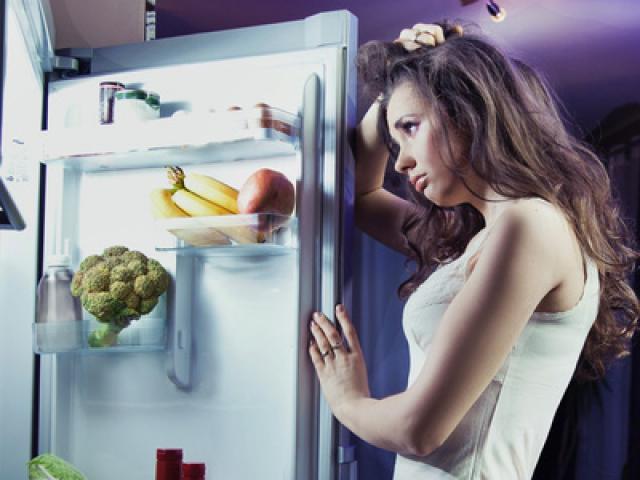 Sức khỏe đời sống - Coi chừng ung thư vú và tuyến tiền liệt vì "ăn xong lăn ra ngủ"