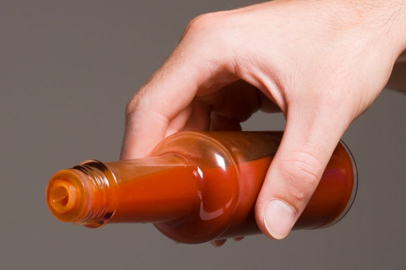 Bôi tương ớt vào “vùng kín” của tình địch, cô gái Hà Lan đi tù - 1