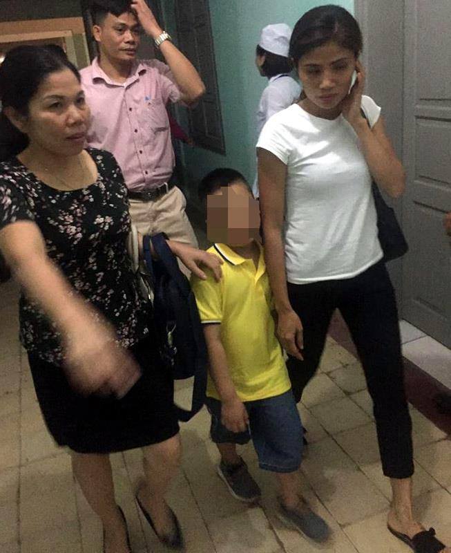 Nóng 24h qua: Bí thư Hà Giang lên tiếng về việc con gái được nâng trên 5 điểm - 3