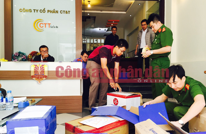 Cận cảnh &#34;kho tiền&#34; khổng lồ thu được trong đường dây đánh bạc ngàn tỷ RIKVIP - 4