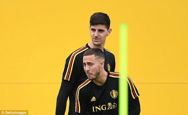 HLV Sarri ra mắt Chelsea: Chuyên gia &#34;dính phốt&#34;, lấy lòng Hazard - Courtois - 2
