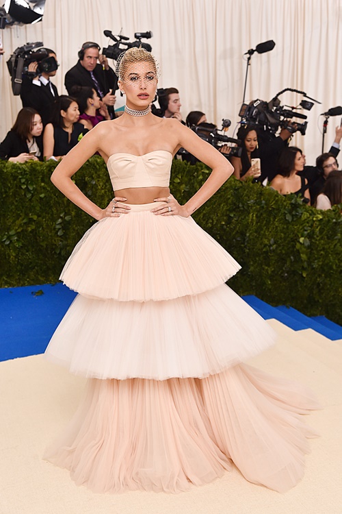 9 bộ cánh chứng tỏ bạn gái Justin Bieber đã sẵn sàng làm cô dâu - 2