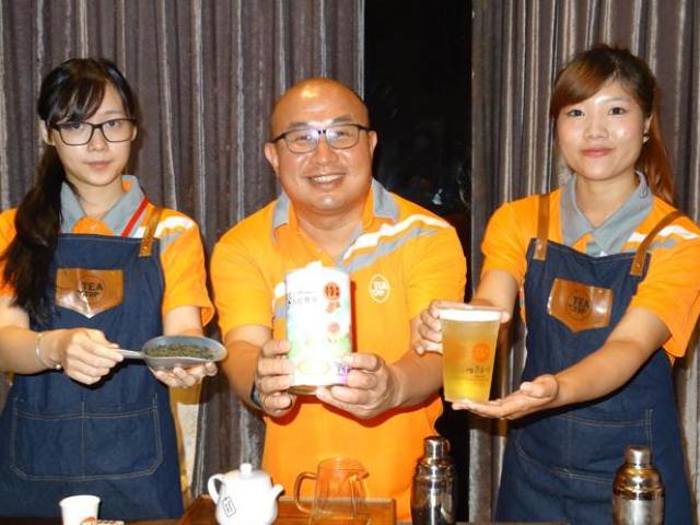 Thị trường - Tiêu dùng - Cốc trà pha loãng, đặt 3 ngày mới có, giá 3 triệu/cốc vẫn ùn ùn khách mua