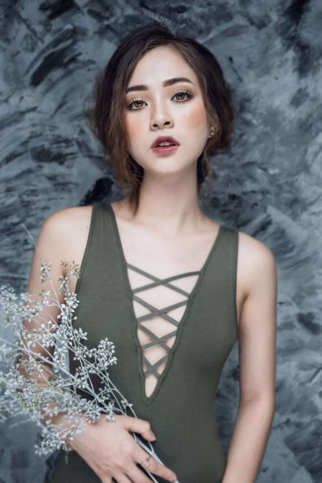Cô sở hữu gần 100.000 lượt theo dõi trên Facebook.&nbsp;