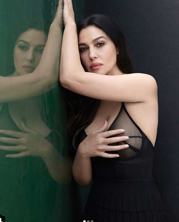 Áo xuyên thấu của "Người có vẻ đẹp đàn bà nhất trong số các đàn bà Ý" - 11