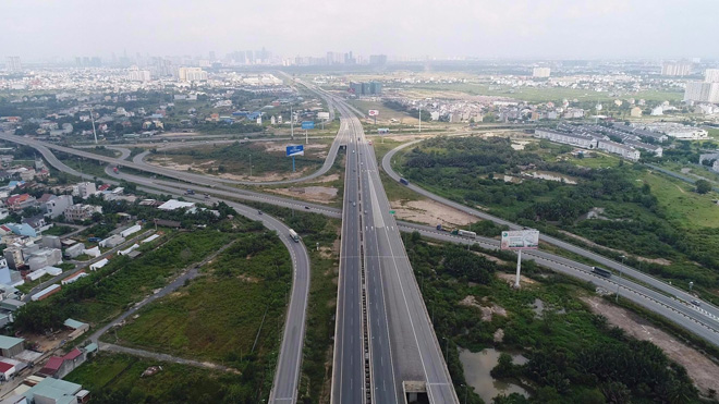 Doanh nghiệp địa ốc tung hàng đón sóng cuối năm - 2