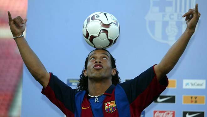 15 năm Ronaldinho về Barca: Đôi chân ma thuật khôi phục đế chế - 1