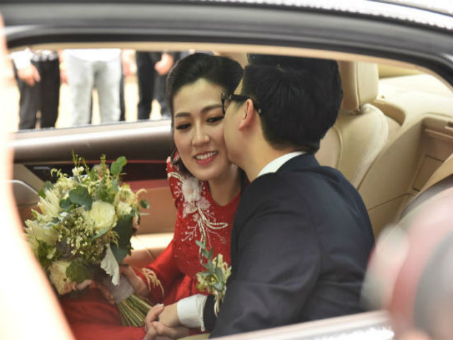 Người mẫu - Hoa hậu - Á hậu Tú Anh rạng rỡ trong ngày lên xe hoa với chồng thiếu gia