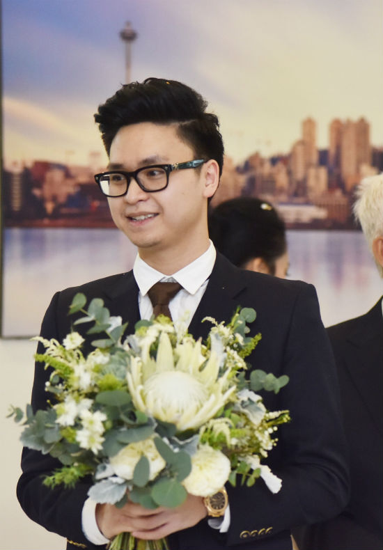 Á hậu Tú Anh rạng rỡ trong ngày lên xe hoa với chồng thiếu gia - 5