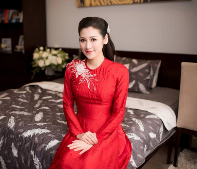 Áo dài cưới đỏ thắm tôn dáng đầy đặn của á hậu Tú Anh - 1