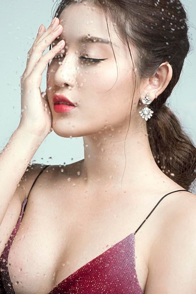 Huyền My giành ngôi Á hậu tại cuộc thi Hoa hậu Việt Nam 2014. Hiện tại, cô là một trong những người đẹp đắt show nhất làng giải trí.&nbsp;