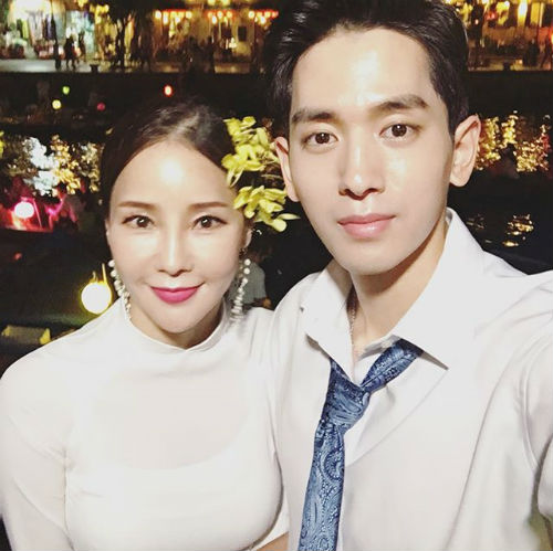 Người đẹp 46 tuổi xứ Hàn trẻ nhờ múa cột - 9