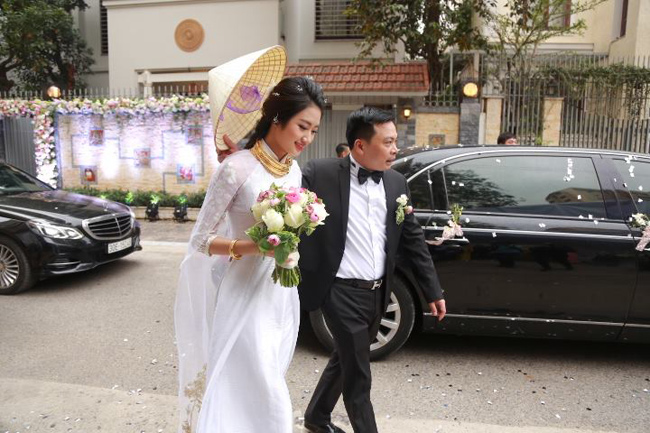 Lễ cưới của Hoa hậu Bản sắc Việt toàn cầu Thu Ngân gây chú ý vì dàn siêu xe.