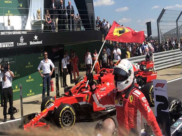 Thể thao - Đua xe F1: "Ngựa chiến" tăng tốc thần kỳ, "Mũi tên bạc" hoảng loạn