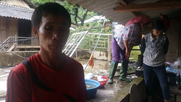 Ám ảnh cảnh chồng ngẩn ngơ kiếm tìm vợ con bị chôn vùi trong đất đá - 5