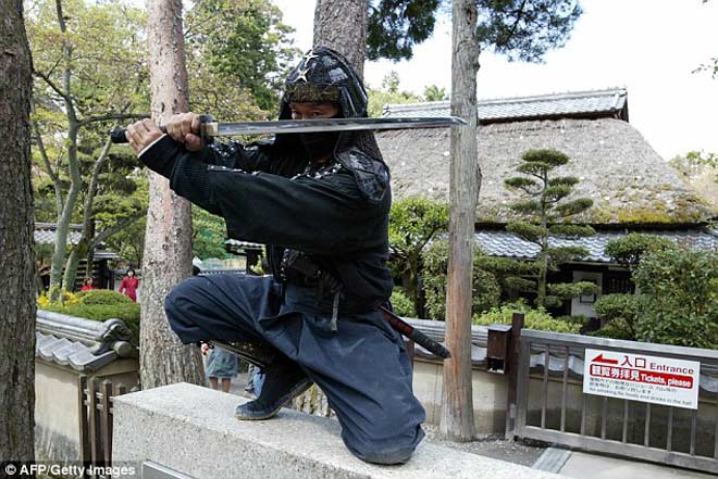 Ninja Nhật &#34;việc nhẹ lương cao&#34; lót tay 2 tỷ đồng: Cao thủ vẫn bỏ chạy - 3
