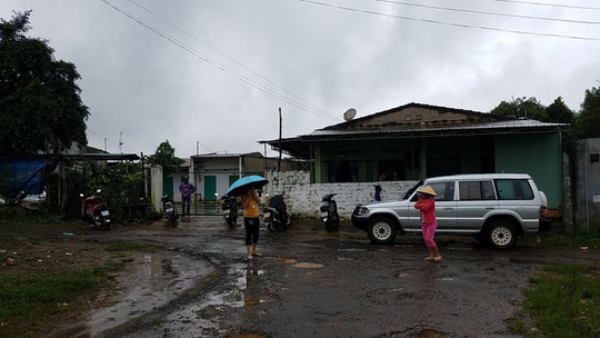 NÓNG: Đang khám nhà Nga &#34;vọc&#34; trong vụ tra tấn dã man người làm thuê - 3