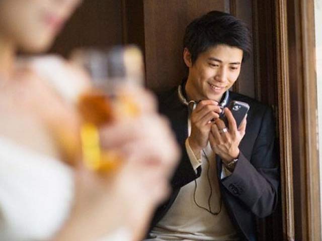 Chồng bỗng dưng đổ đốn say nắng cô gái gọi vợ bằng bác mới 17 tuổi - 1