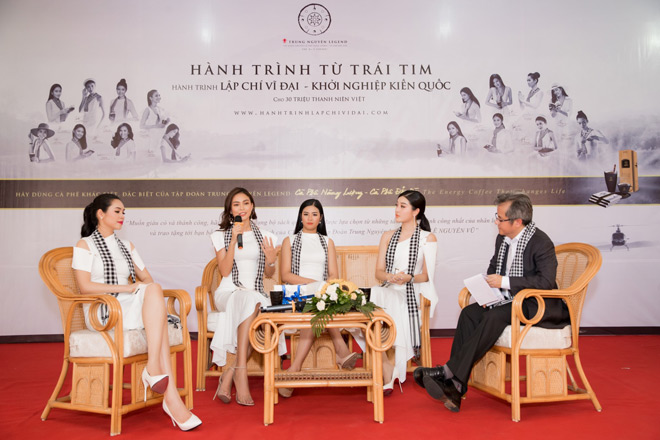 Ngọc Hân, Huyền My đi ghe xuồng tặng sách tại Chợ nổi Cái Răng - 5