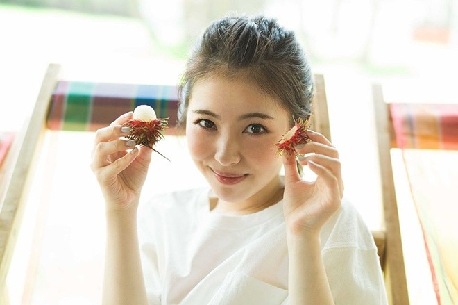&#34;Thánh nữ&#34; 17 tuổi xứ Phù Tang bí mật tới Việt Nam chụp ảnh - 2