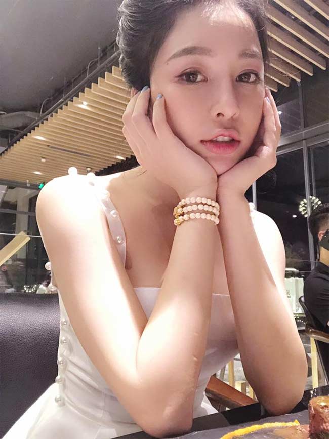 Ngoại hình hiện tại của nàng hot girl là minh chứng cho câu &#34;không có người phụ nữ xấu, chỉ có người không biết làm đẹp&#34;.
