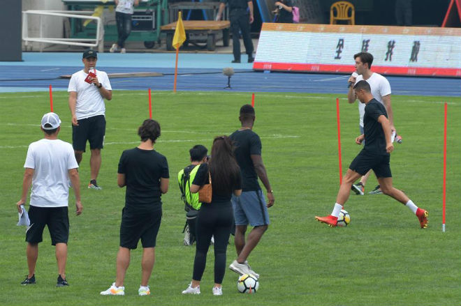 Ronaldo &#34;nịnh&#34; fan Trung Quốc: Siêu sao mưu cao ôm mộng tỷ phú USD - 2