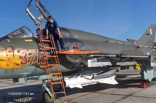 Những điều ít biết về máy bay quân sự Su-22 - 2