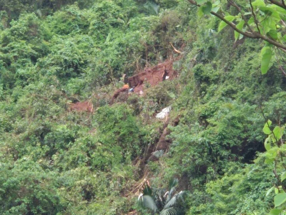 Nóng 24h qua: 2 phi công cùng máy bay Su-22 rơi trong lần bay thứ 3 - 1