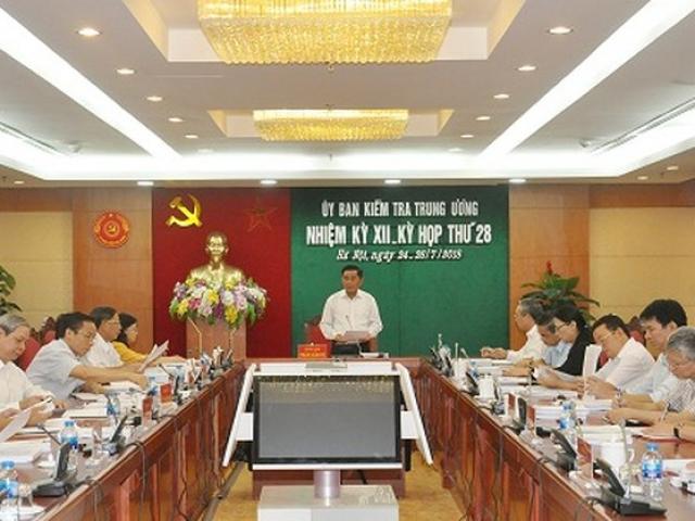Đề nghị Bộ Chính trị xem xét kỷ luật Thứ trưởng Bùi Văn Thành